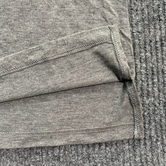 Kentucky Wildcats T Shirt Womens Medium‎ M Gray V Neck NCAA College Football New - Picture 11 of 14